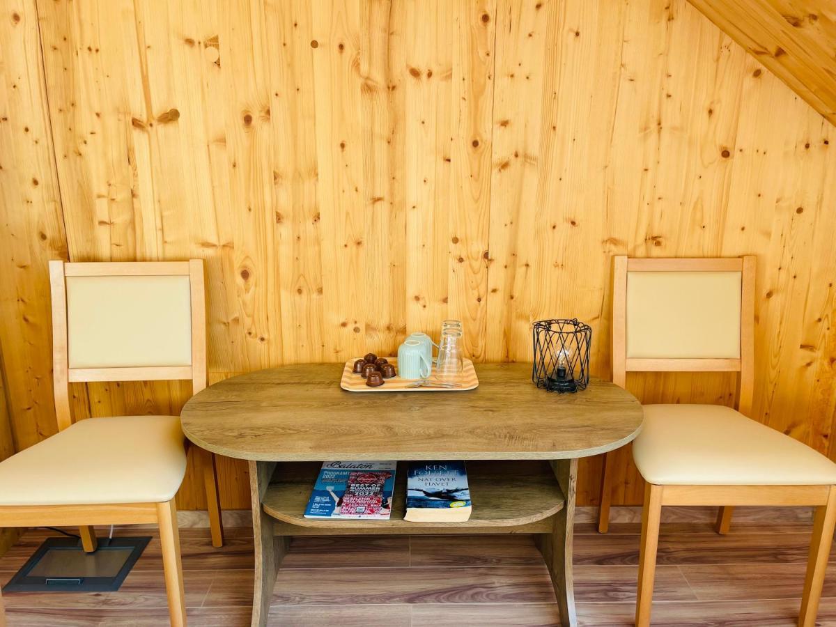 Fisher'S Deluxe Apartments Balatonfured Bagian luar foto