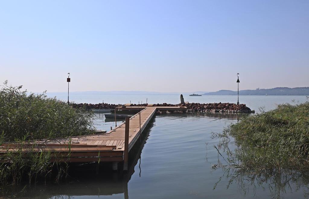 Fisher'S Deluxe Apartments Balatonfured Bagian luar foto